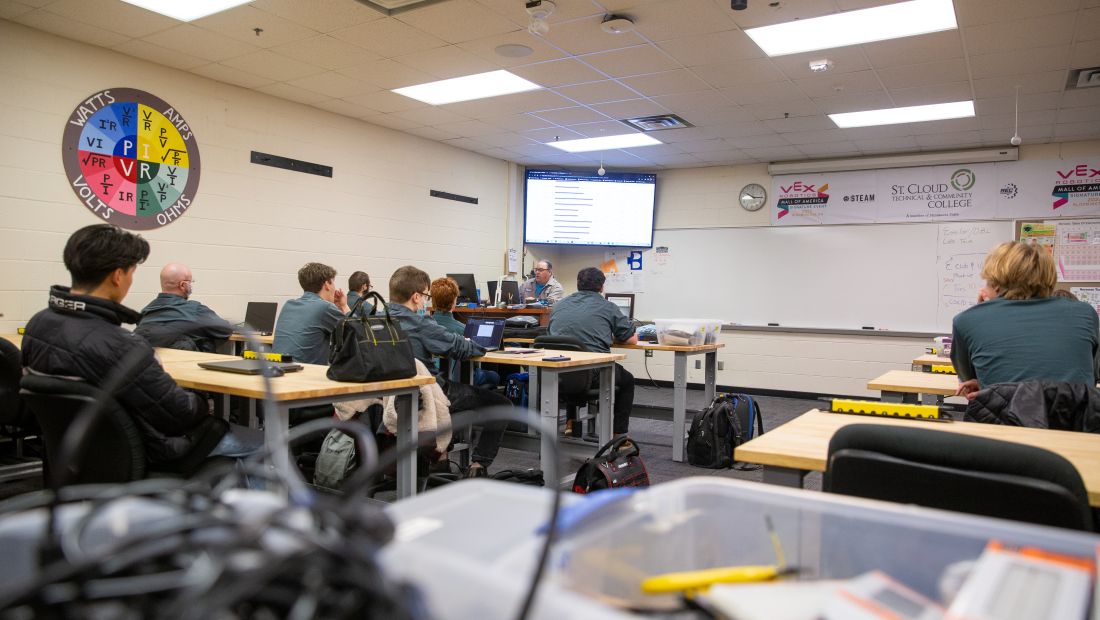 Energy and Electronics classroom full of students