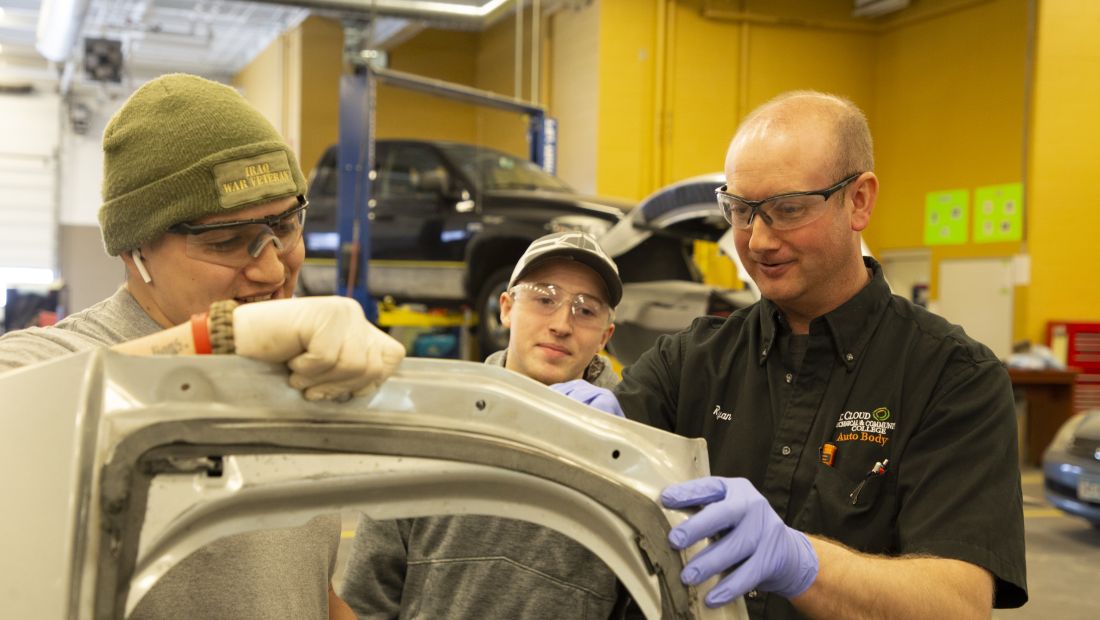 Auto Body Collision students in lab with instructor