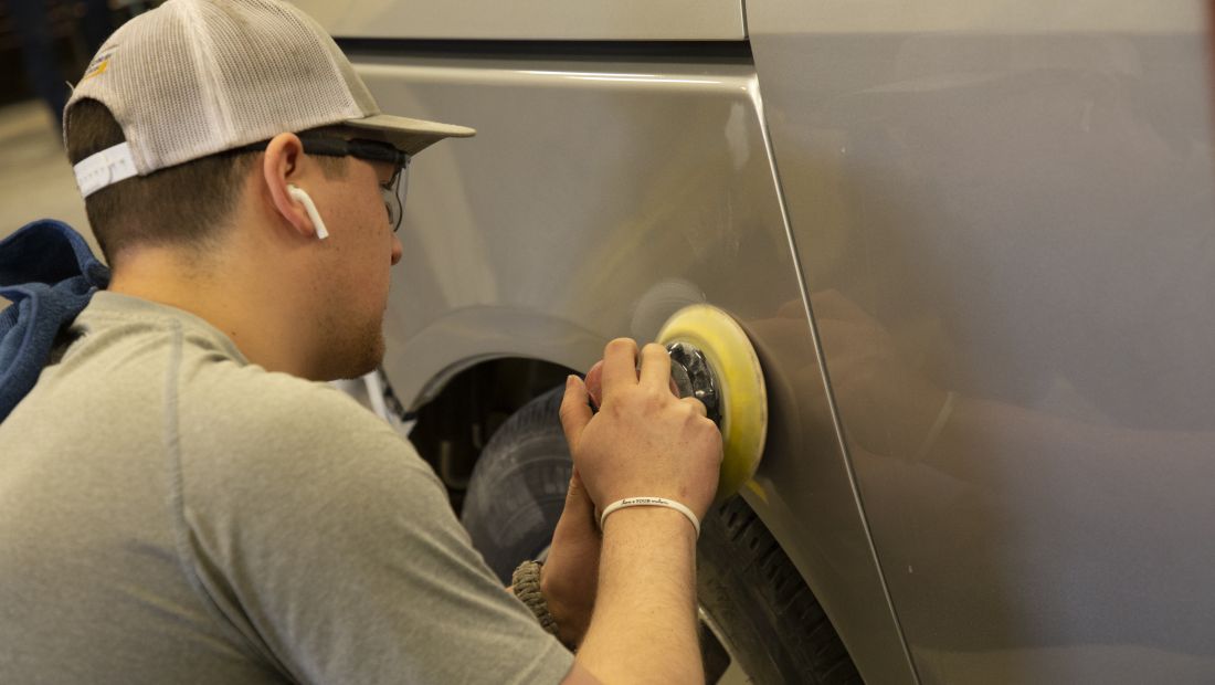 Auto Body Collision student in lab