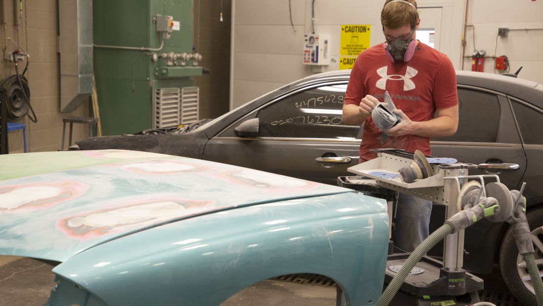 Auto Body Collision student in lab