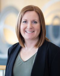 Holly Booth headshot