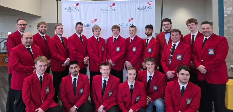 SkilllsUSA participants pose as a group