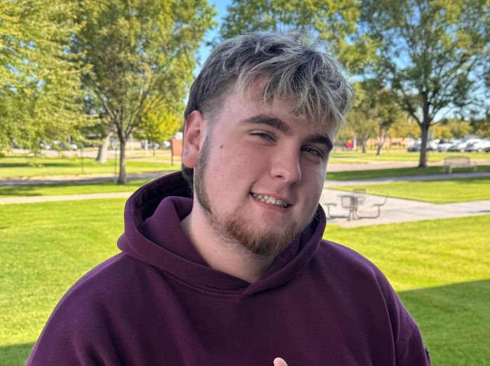 Preston Mescall giving two thumbs up