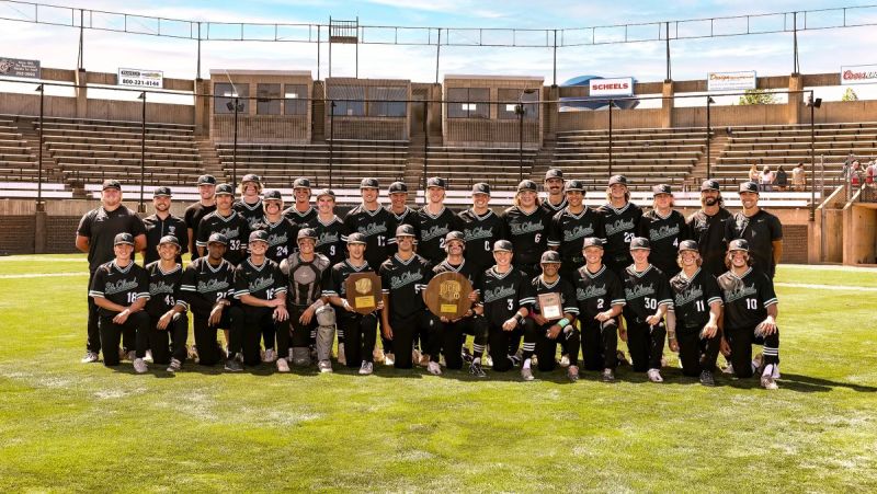 Baseball team and trophy