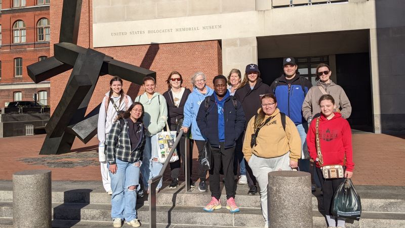 Group of SCTCC students outside front of muesum