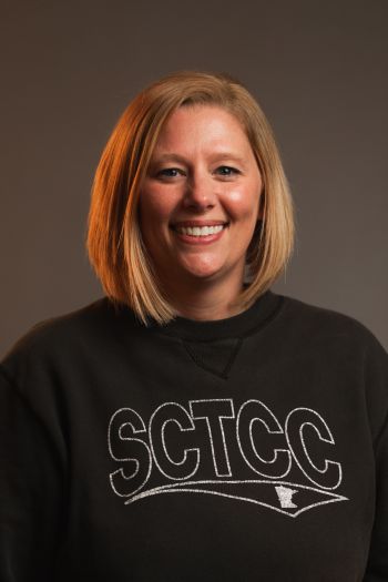 Kami Burgess headshot